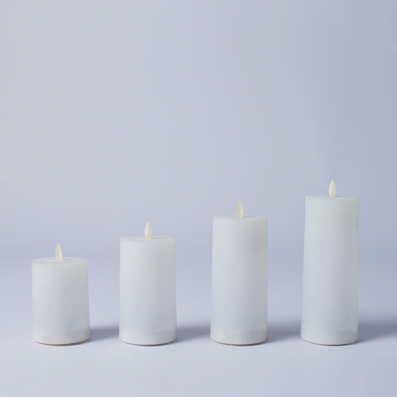 Set ng 4 White Solar LED Candles